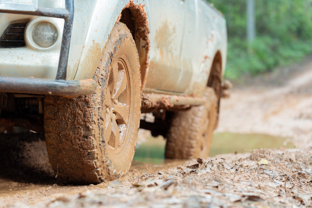 Stuck Vehicle Recovery (Mud/Sand/Ditch)