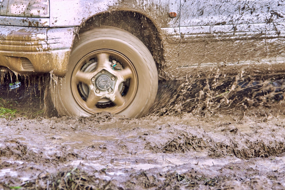 Stuck Vehicle Recovery (Mud/Sand/Ditch)